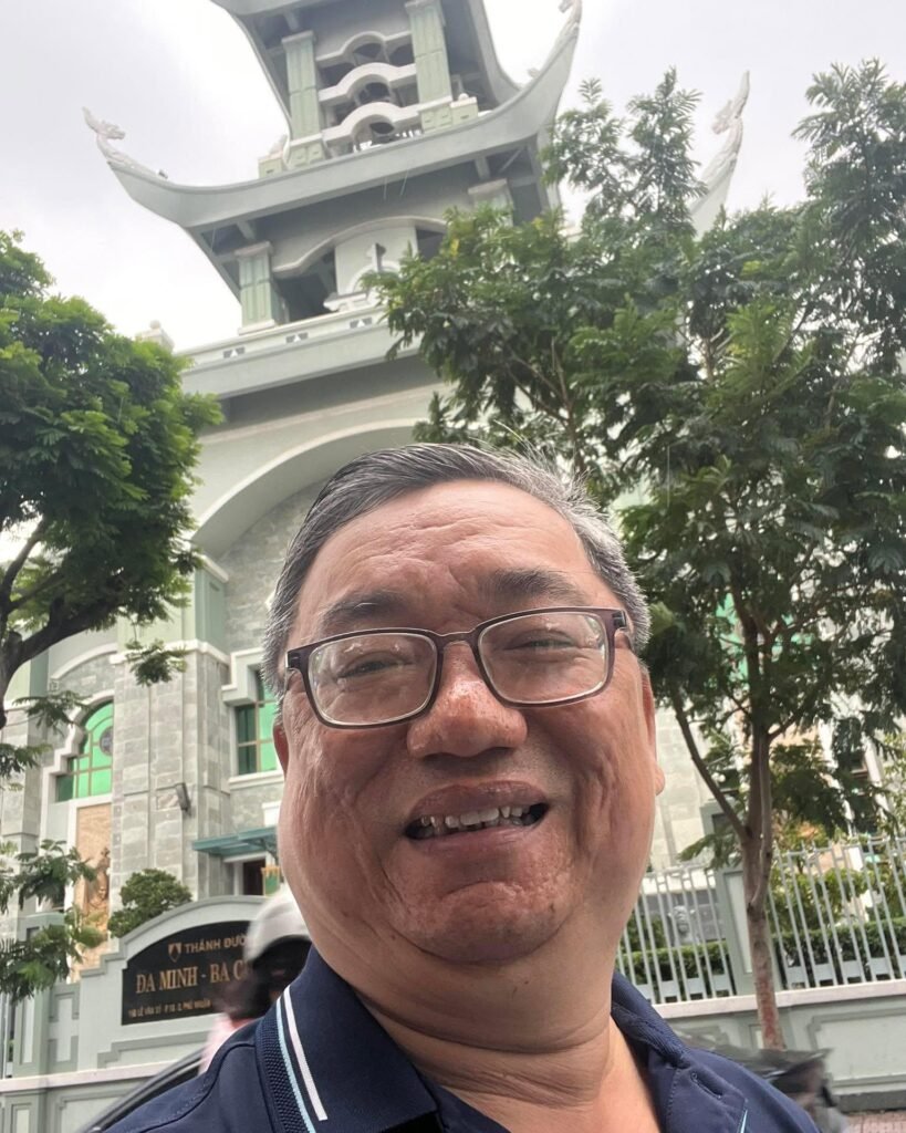 Ảnh chụp tại nhà thờ Ba Chuông